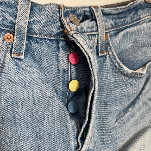 Levis 501 Denim Shorts - Picture 3 of 3